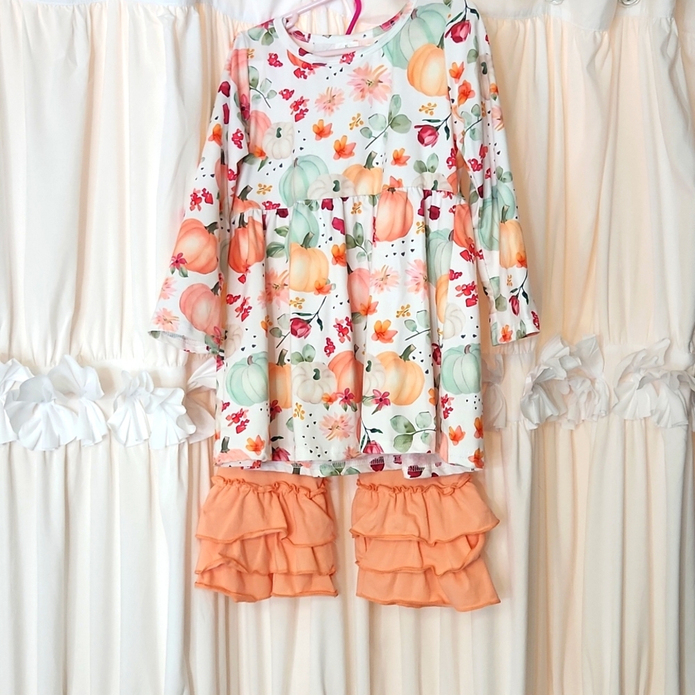Peach Pumpkins Outfit, Fall, Ruffle bottoms. 5-6T, Pink, Orange and Whit…